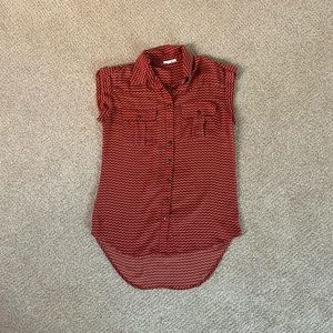 $4 WHEN BUNDLED //  cute sleeveless blouse